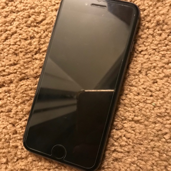iPhone 8 64gb - Picture 2 of 2